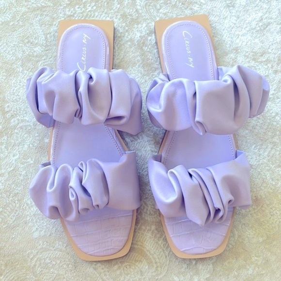 Brand New Circus by Sam Edelman Iggy Ruched Slide Sandals Ruffles Light Purple - Picture 2 of 12